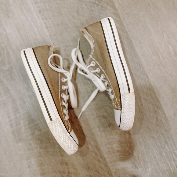Grey Converse Sneakers - Picture 4 of 6